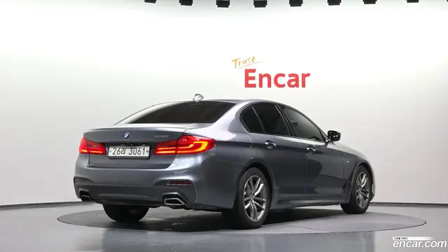 Main__Slider__Photo:5-Series BMW 2017.7-1