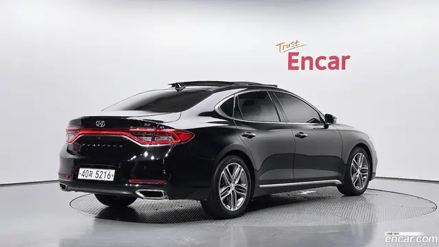 Main__Slider__Photo:Grandeur Hyundai 2017.0-1