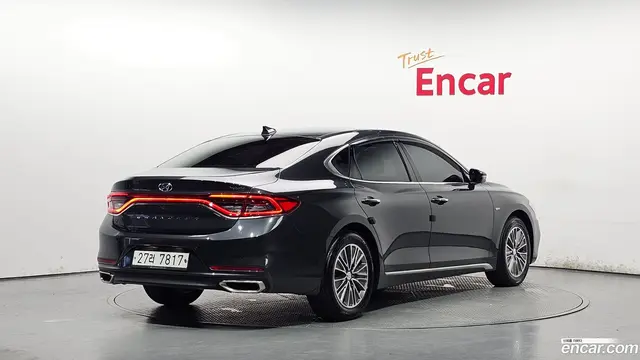 Main__Slider__Photo:Grandeur Hyundai 2018.10-1