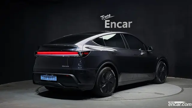 Main__Slider__Photo:Model Y Tesla 2025.5-1