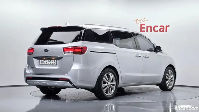 Main__Slider__Photo:Canival Kia 2017.8-1