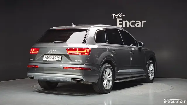 Main__Slider__Photo:Q7 Audi 2019.8-1