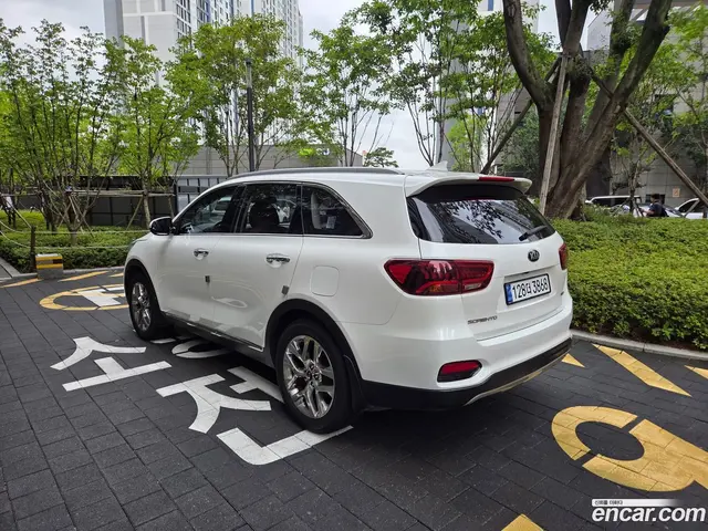 Main__Slider__Photo:Sorento Kia 2019.1-1