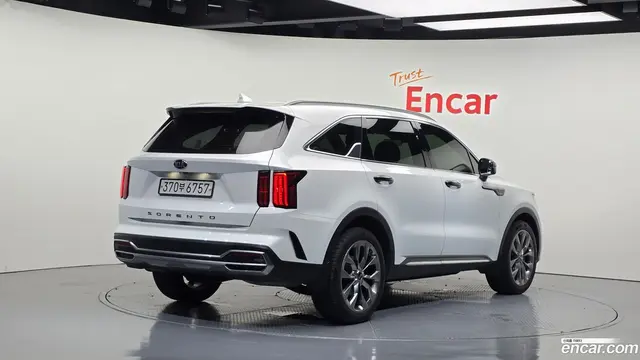 Main__Slider__Photo:Sorento Kia 2021.2-1