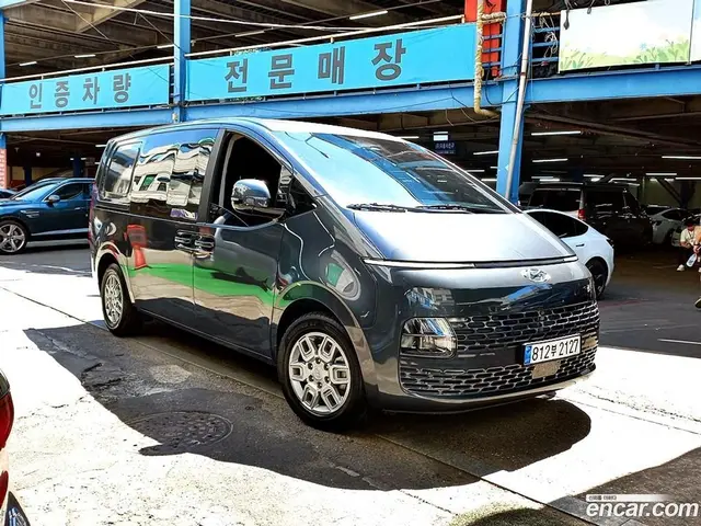 Main__Slider__Photo:Staria Hyundai 2023.7-1
