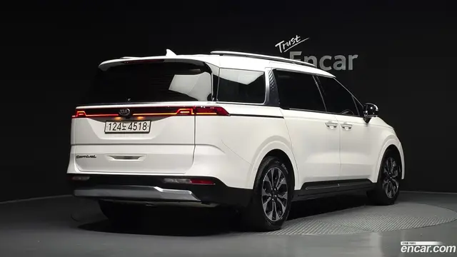 Main__Slider__Photo:Canival Kia 2021.6-1