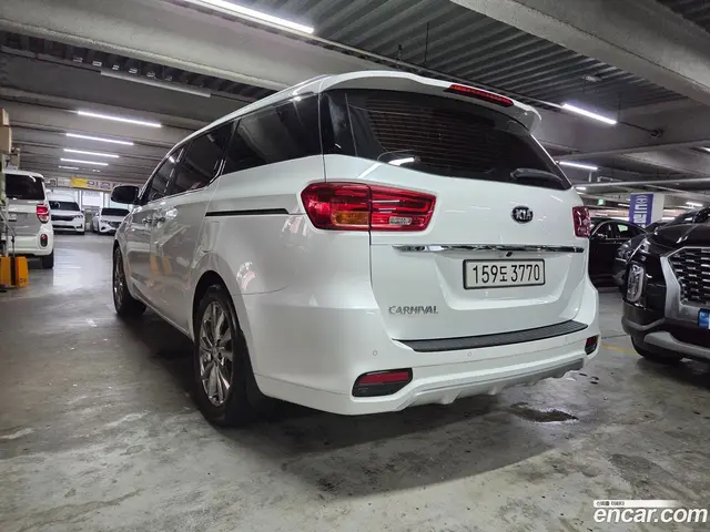 Main__Slider__Photo:Canival Kia 2019.6-1