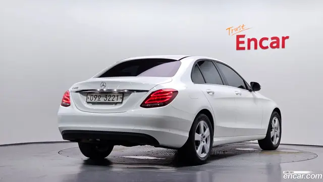 Main__Slider__Photo:C-Class Mercedes-Benz 2017.2-1