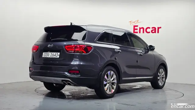 Main__Slider__Photo:Sorento Kia 2017.7-1