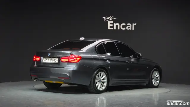 Main__Slider__Photo:3-Series BMW 2016.10-1