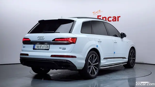 Main__Slider__Photo:Q7 Audi 2021.3-1