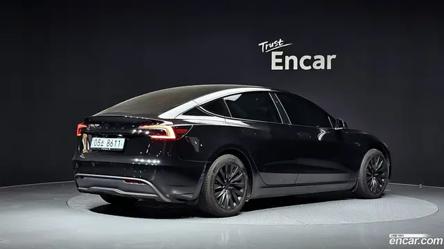 Main__Slider__Photo:Model 3 Tesla 2025.2-1