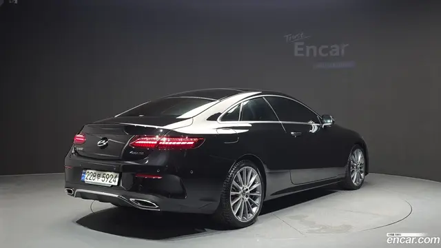Main__Slider__Photo:E-Class Mercedes-Benz 2021.5-1