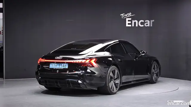 Main__Slider__Photo:e-tron GT Audi 2022.3-1