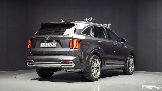 Main__Slider__Photo:Sorento Kia 2020.4-1