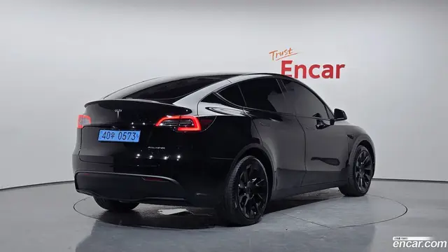 Main__Slider__Photo:Model Y Tesla 2022.5-1