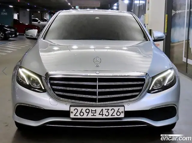 Main__Slider__Photo:E-Class Mercedes-Benz 2016.8-1