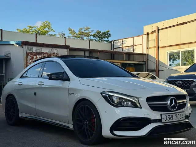 Main__Slider__Photo:CLA-Class Mercedes-Benz 2017.4-1