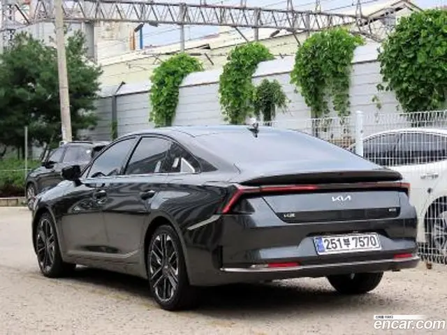 Main__Slider__Photo:K8 Kia 2025.2-1