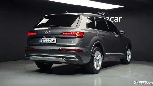Main__Slider__Photo:Q7 Audi 2020.11-1