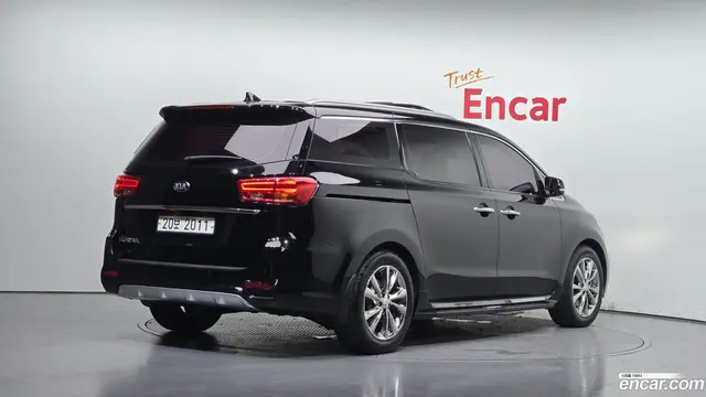Main__Slider__Photo:Canival Kia 2018.7-1