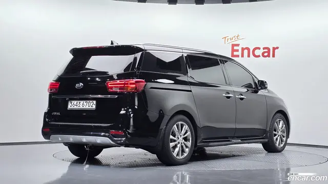 Main__Slider__Photo:Canival Kia 2019.9-1