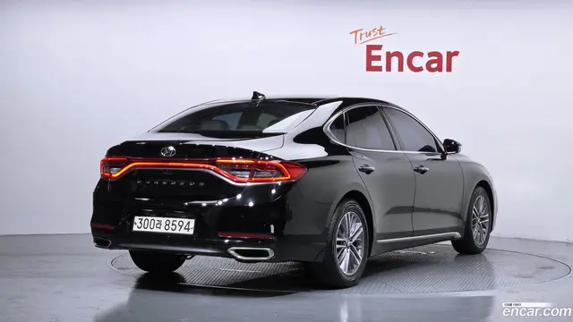 Main__Slider__Photo:Grandeur Hyundai 2019.3-1
