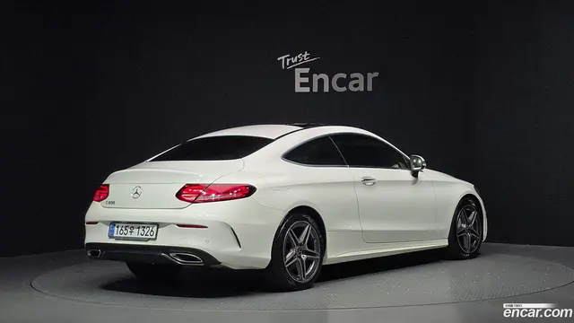 Main__Slider__Photo:C-Class Mercedes-Benz 2020.4-1