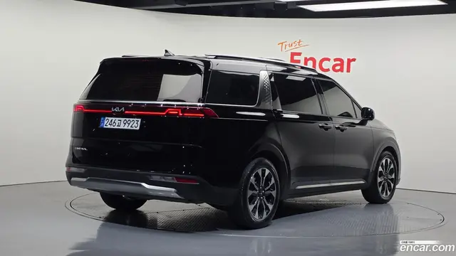 Main__Slider__Photo:Canival Kia 2022.1-1