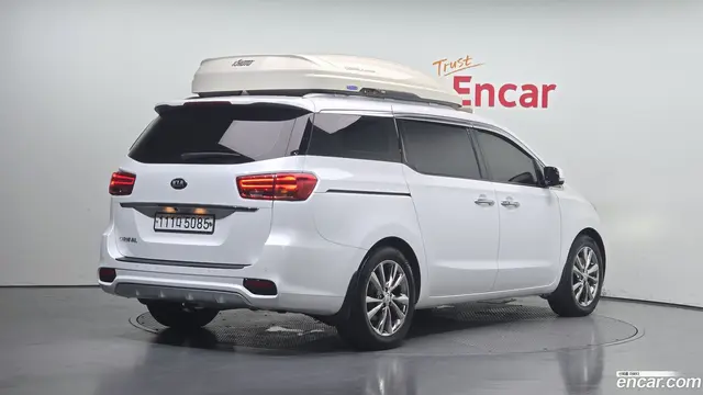 Main__Slider__Photo:Canival Kia 2019.8-1