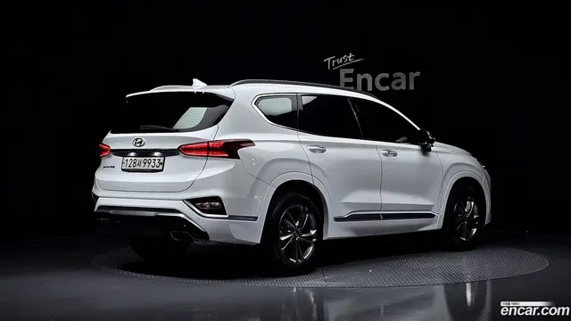 Main__Slider__Photo:Santafe Hyundai 2020.5-1