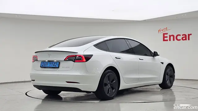 Main__Slider__Photo:Model 3 Tesla 2022.4-1