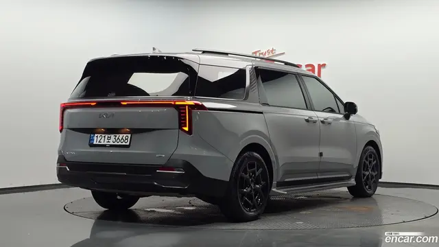 Main__Slider__Photo:Canival Kia 2025.1-1