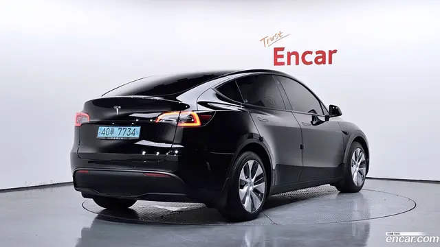 Main__Slider__Photo:Model Y Tesla 2022.7-1