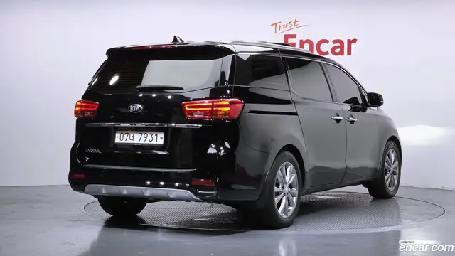 Main__Slider__Photo:Canival Kia 2018.6-1