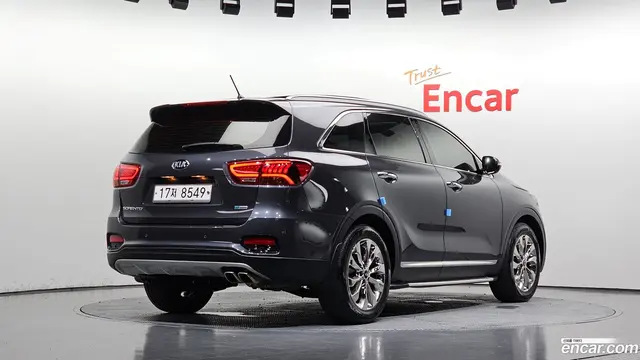 Main__Slider__Photo:Sorento Kia 2017.9-1