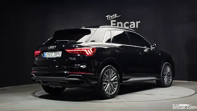 Main__Slider__Photo:Q3 Audi 2023.10-1