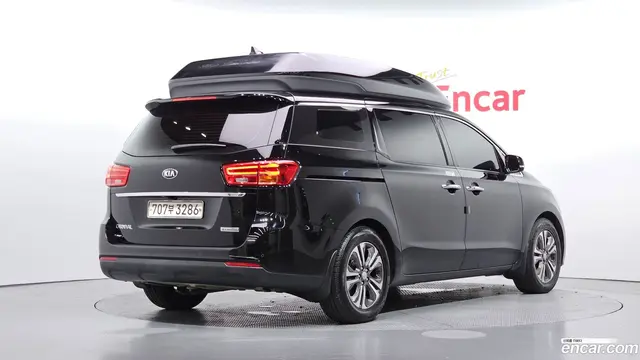 Main__Slider__Photo:Canival Kia 2018.6-1