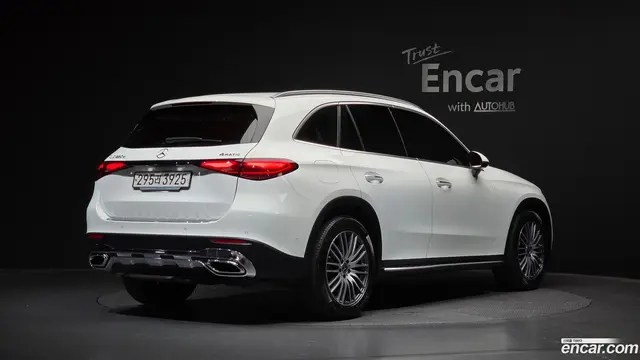 Main__Slider__Photo:GLC-Class Mercedes-Benz 2023.8-1