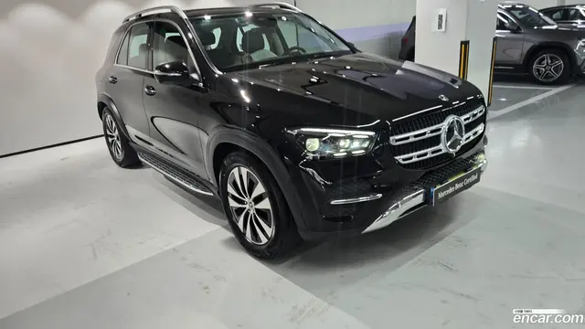 Main__Slider__Photo:GLE-Class Mercedes-Benz 2026.1-1
