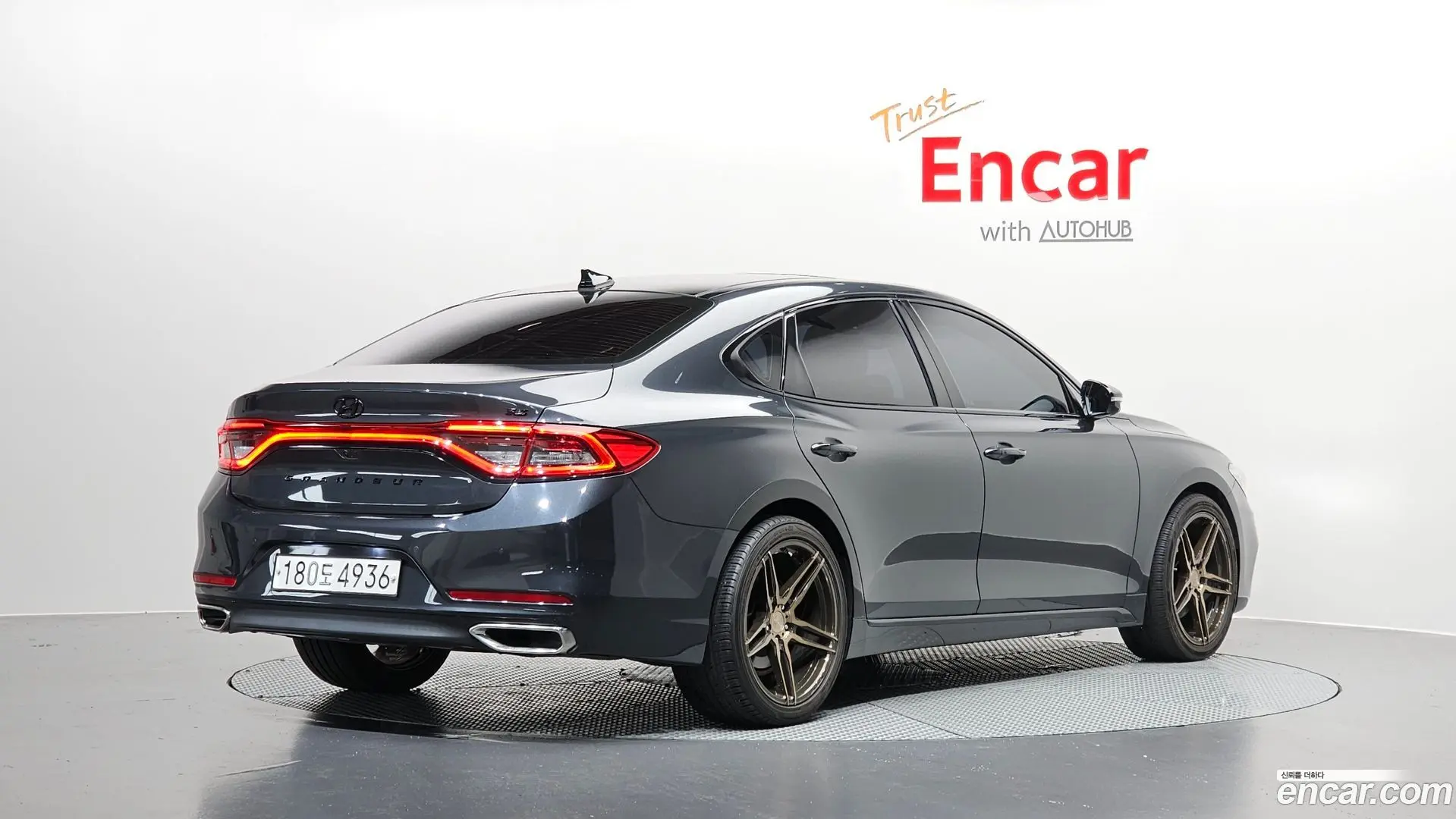 Main__Slider__Photo:Grandeur Hyundai 2017.9-1