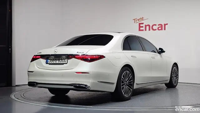 Main__Slider__Photo:S-Class Mercedes-Benz 2022.1-1