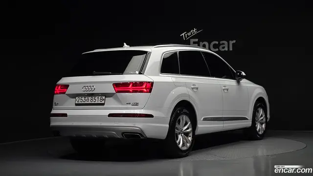 Main__Slider__Photo:Q7 Audi 2019.8-1