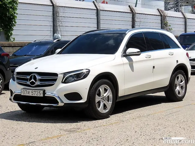 Main__Slider__Photo:GLC-Class Mercedes-Benz 2018.5-1