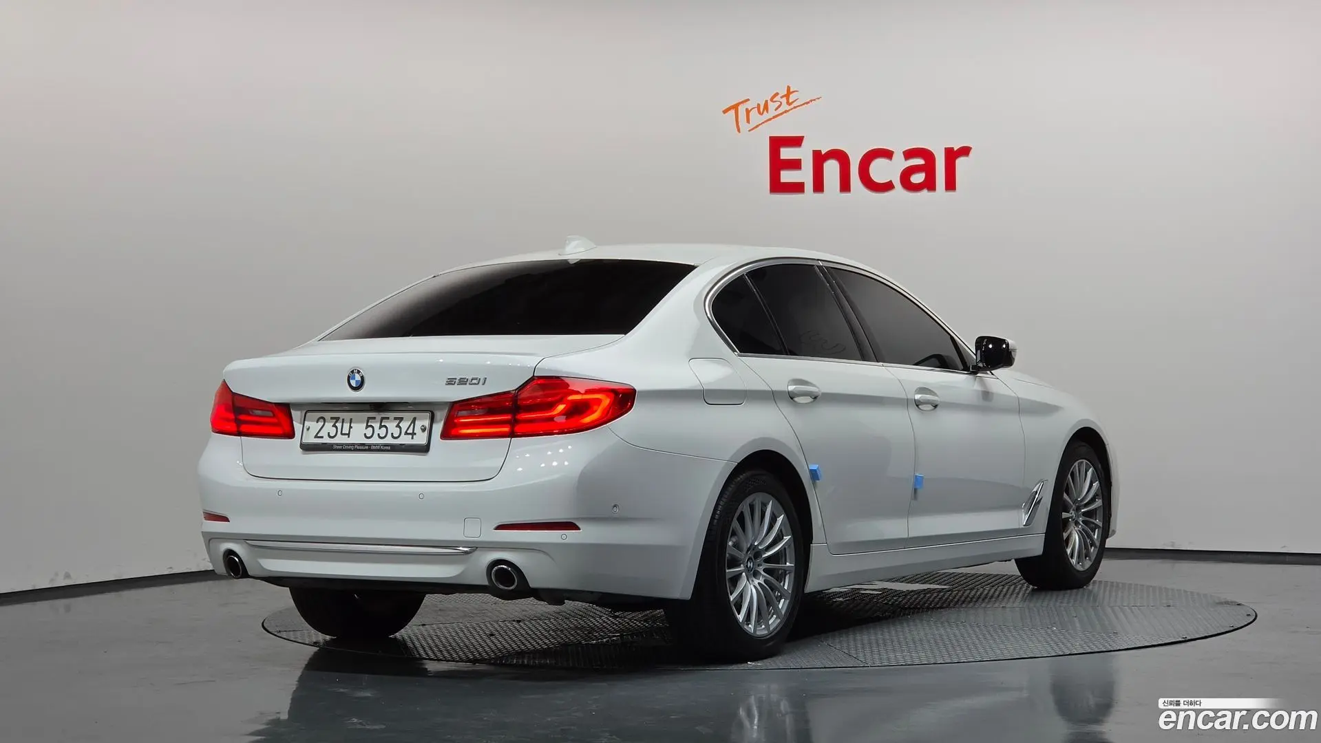 Main__Slider__Photo:5-Series BMW 2019.6-1