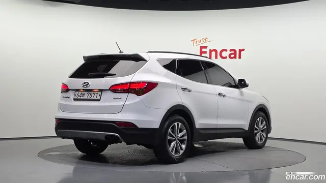 Main__Slider__Photo:Santafe Hyundai 2015.2-1
