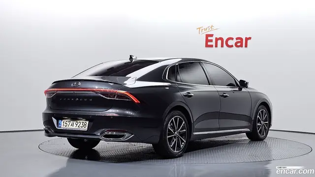 Main__Slider__Photo:Grandeur Hyundai 2021.11-1