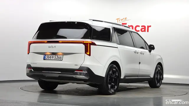 Main__Slider__Photo:Canival Kia 2024.0-1