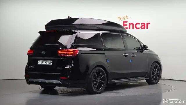 Main__Slider__Photo:Canival Kia 2018.8-1