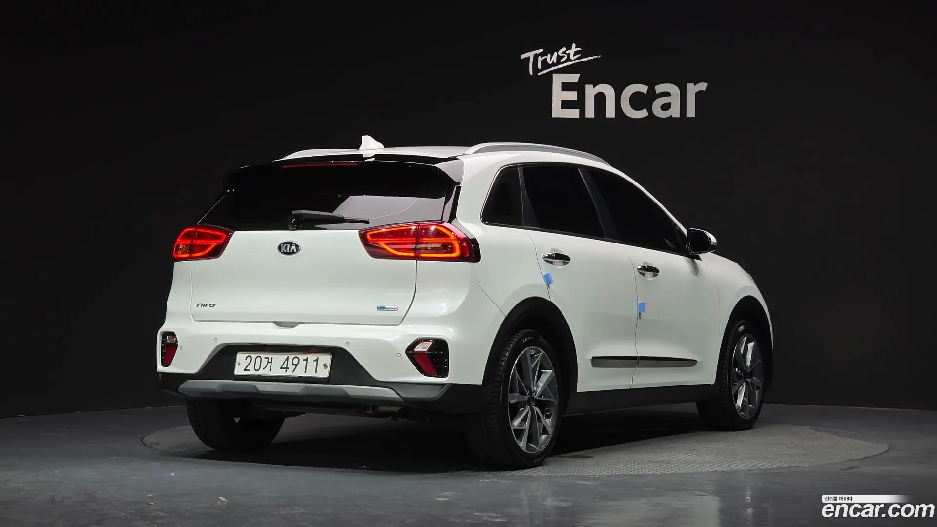 Main__Slider__Photo:Niro Kia 2019.5-1